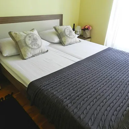 Apartment Smaragdna.3